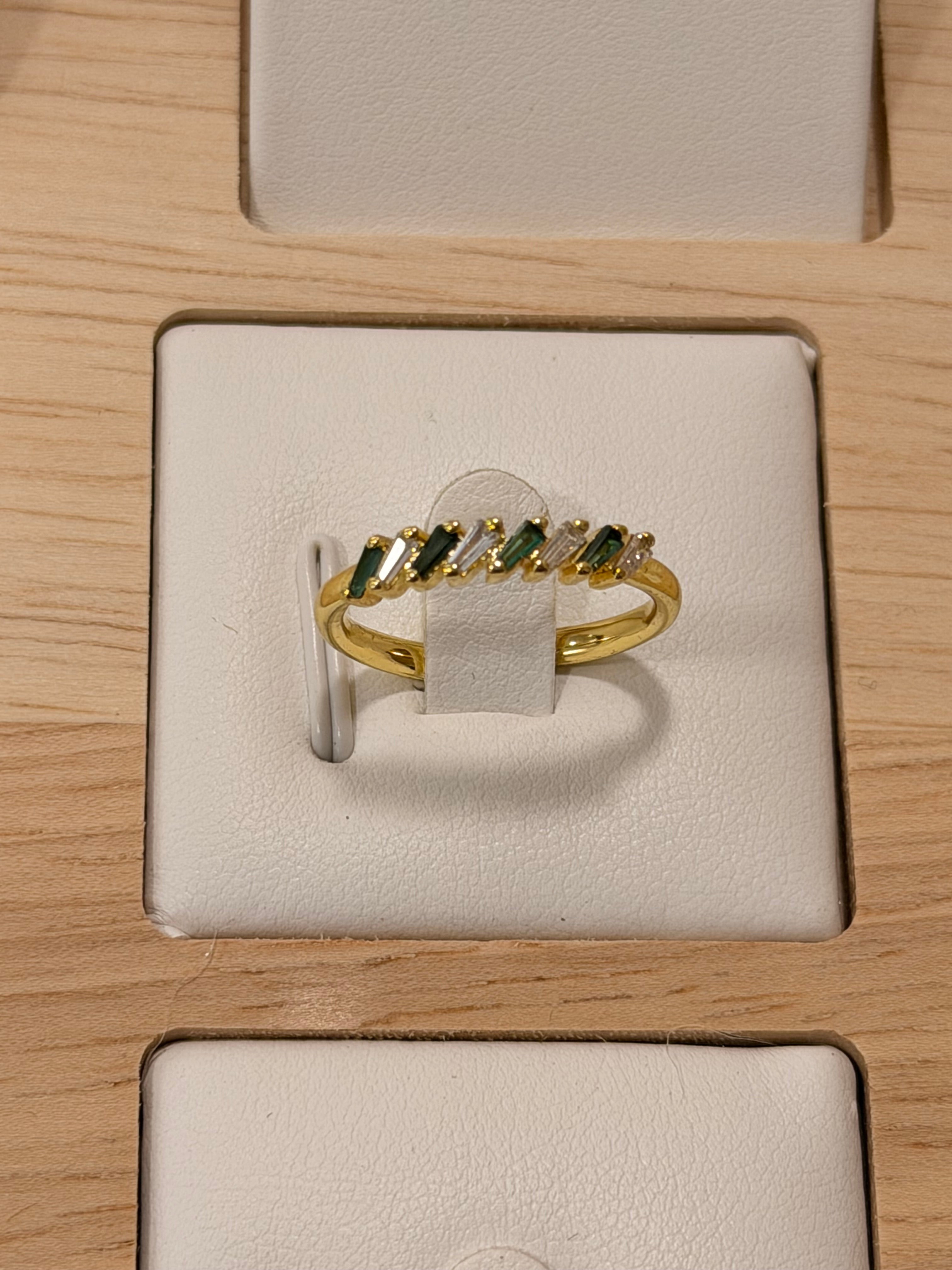 Anillo graduable esmeraldas cuadradas verde