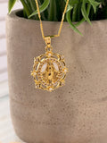 Cadena virgen blanca diseño
