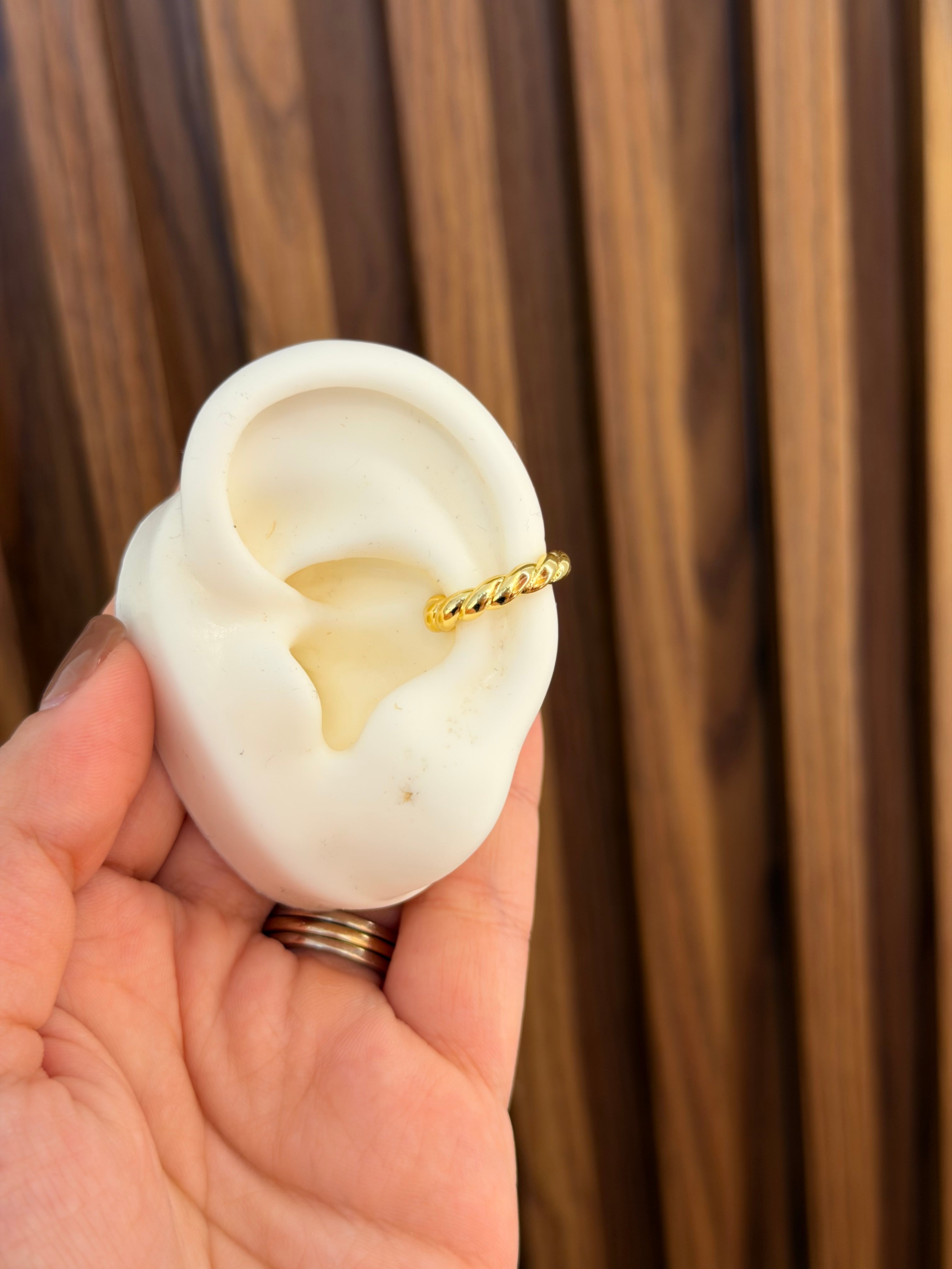 Earcuff entorchado